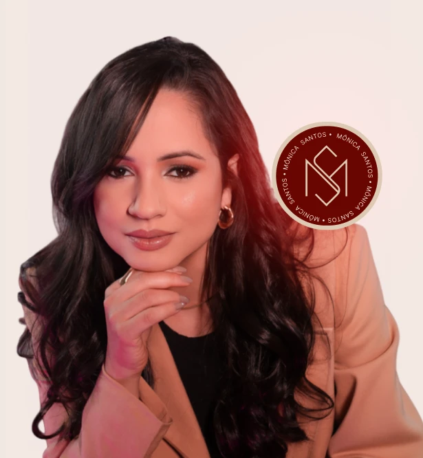Mônica Santos — especialista em Meta Ads